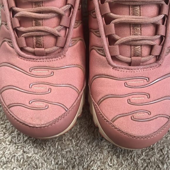 Nike Air Max Plus (Woman’s) - Picture 5 of 10